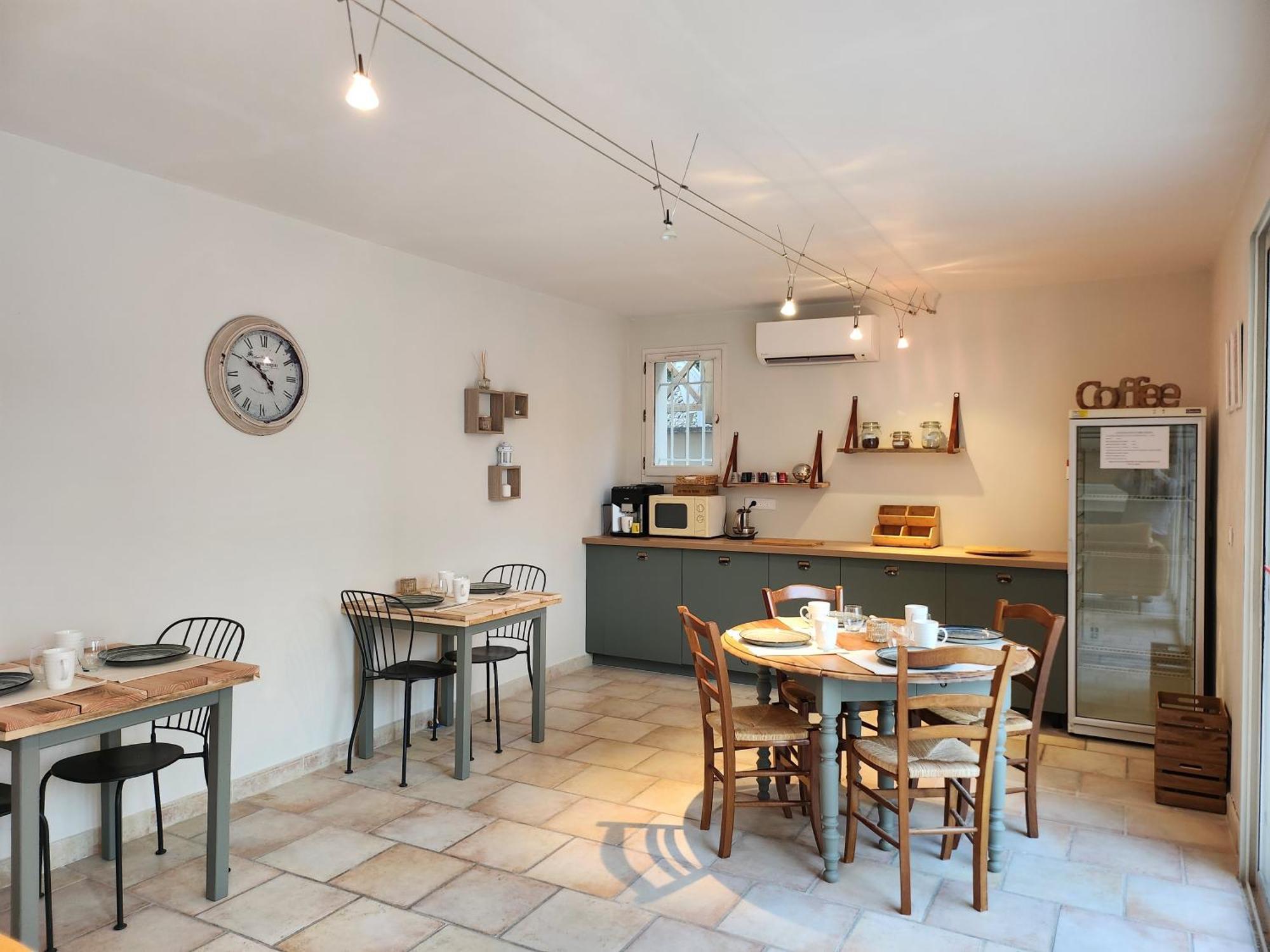 Domaine Les Gendalis Bed and Breakfast Saint-Saturnin-lès-Avignon Εξωτερικό φωτογραφία