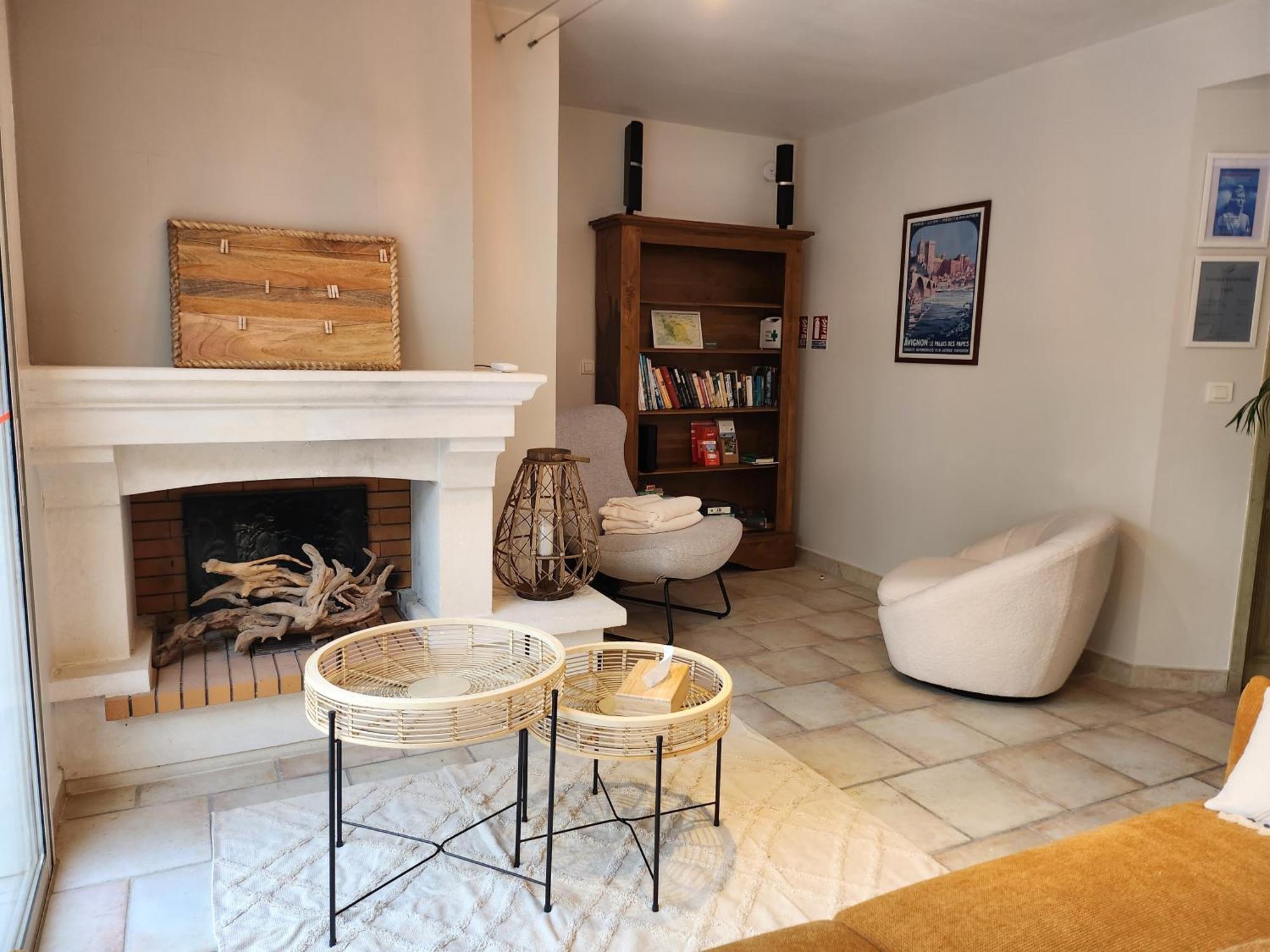 Domaine Les Gendalis Bed and Breakfast Saint-Saturnin-lès-Avignon Εξωτερικό φωτογραφία