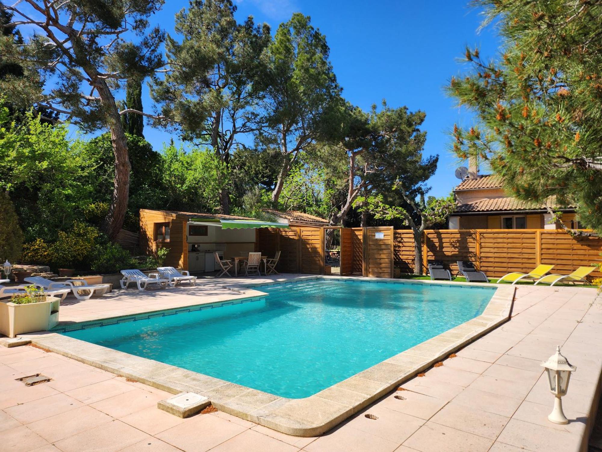 Domaine Les Gendalis Bed and Breakfast Saint-Saturnin-lès-Avignon Εξωτερικό φωτογραφία