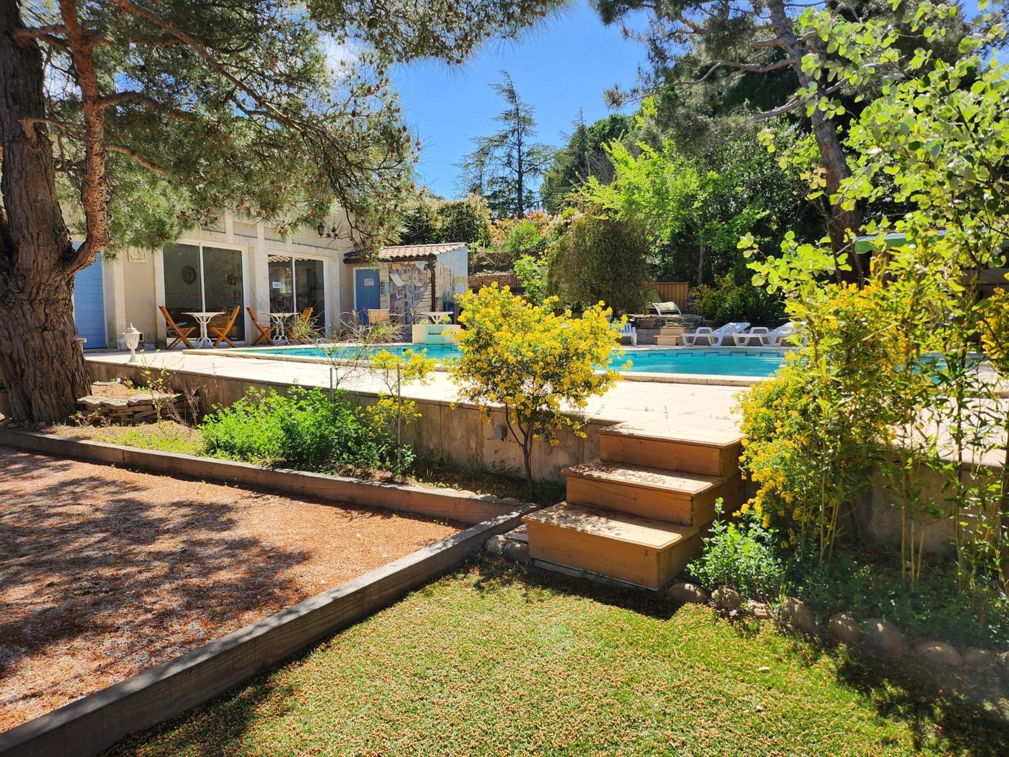 Domaine Les Gendalis Bed and Breakfast Saint-Saturnin-lès-Avignon Εξωτερικό φωτογραφία