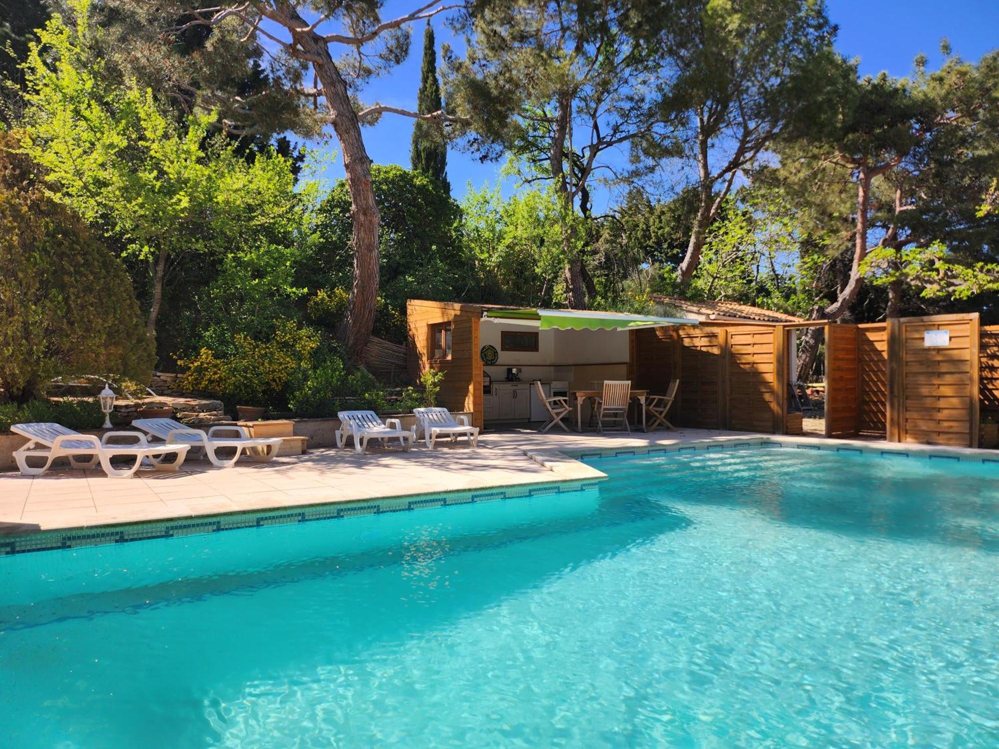 Domaine Les Gendalis Bed and Breakfast Saint-Saturnin-lès-Avignon Εξωτερικό φωτογραφία