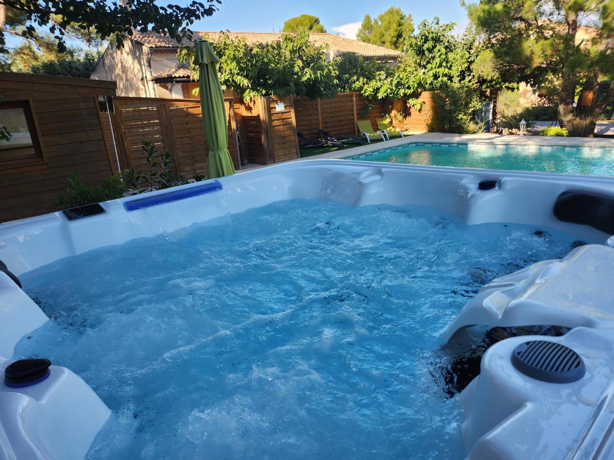 Domaine Les Gendalis Bed and Breakfast Saint-Saturnin-lès-Avignon Εξωτερικό φωτογραφία