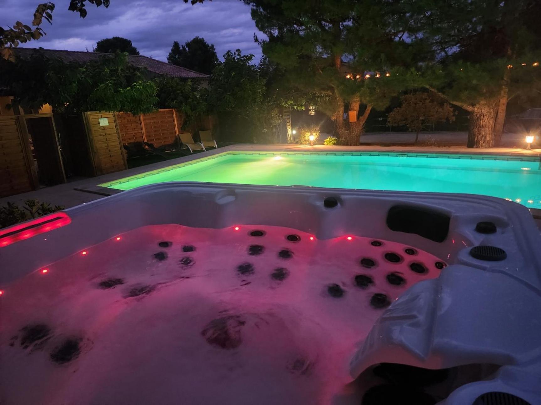 Domaine Les Gendalis Bed and Breakfast Saint-Saturnin-lès-Avignon Εξωτερικό φωτογραφία
